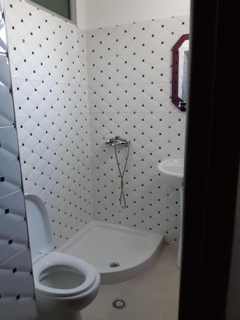 Guest House Xhuljon photo 1