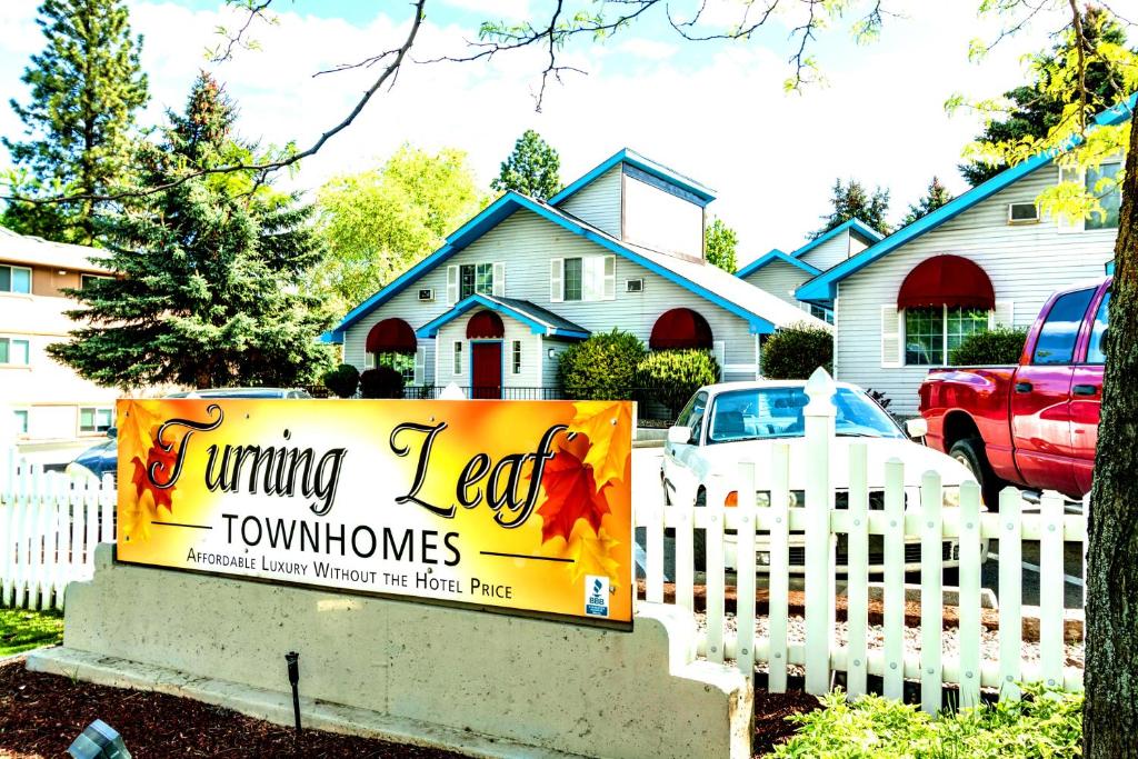Turning Leaf Townhome Suites photo 3