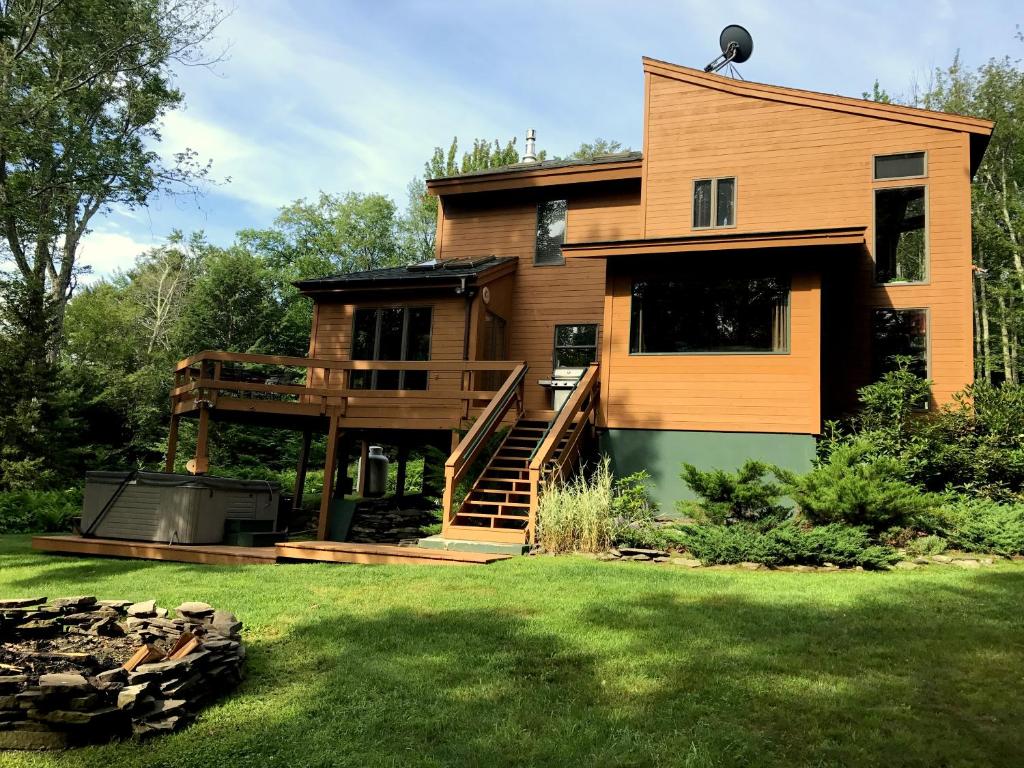 Mink Hollow Lodge image