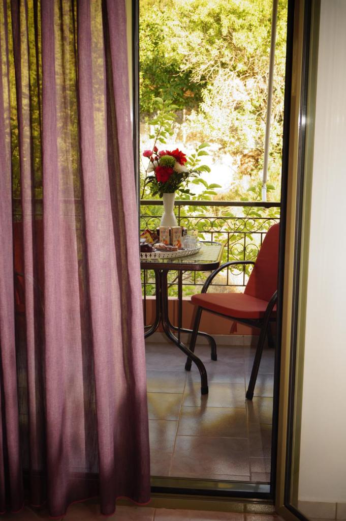 Nontas Home photo 3