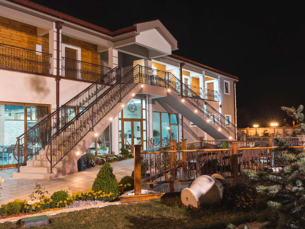 Hotel Royal Garden photo 1