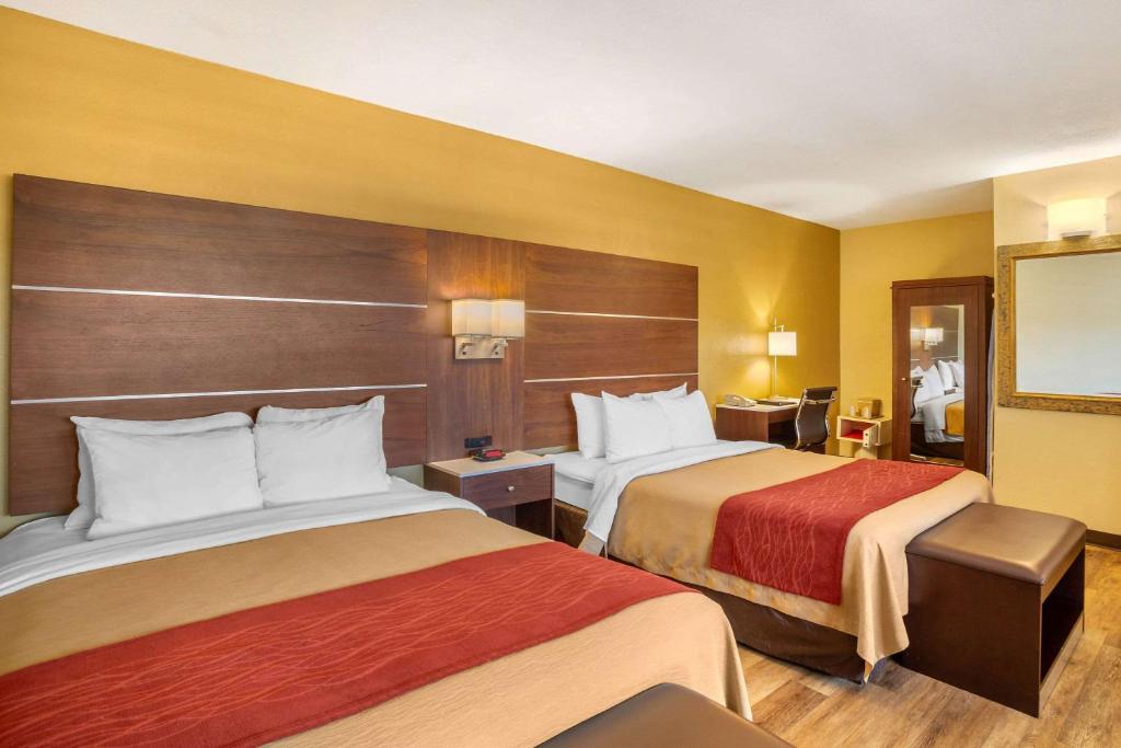 Семейный (Standard Room, 2 Queen Beds, Non Smoking), Comfort Inn San Diego Airport At The Harbor