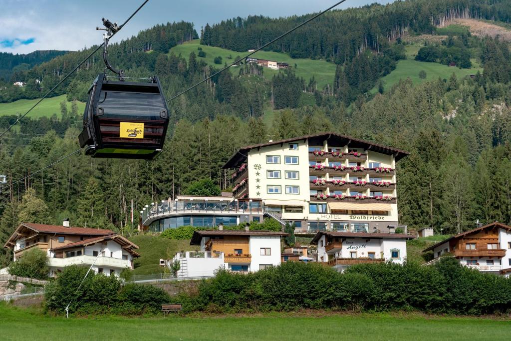 Hotel Waldfriede - Der Logenplatz im Zillertal photo 2