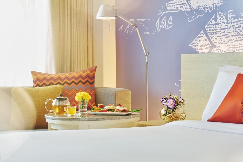Двухместный (Deluxe Room city view twin bed with Happy Hours (1+1) on selected brands), The Gateway Hotel EM Bypass Kolkata