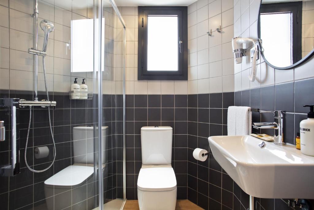 Двухместный (Небольшой двухместный номер с 1 кроватью), Hotel Brick Barcelona