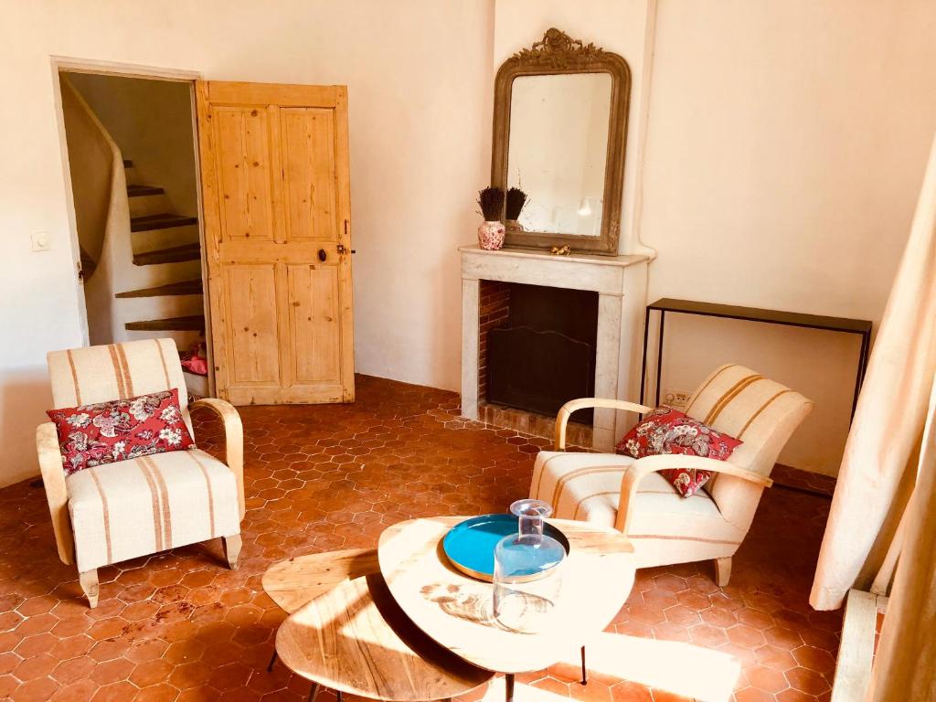 la bonbonniere - Townhouse Saint-Saturnin-lès-Apt photo 3