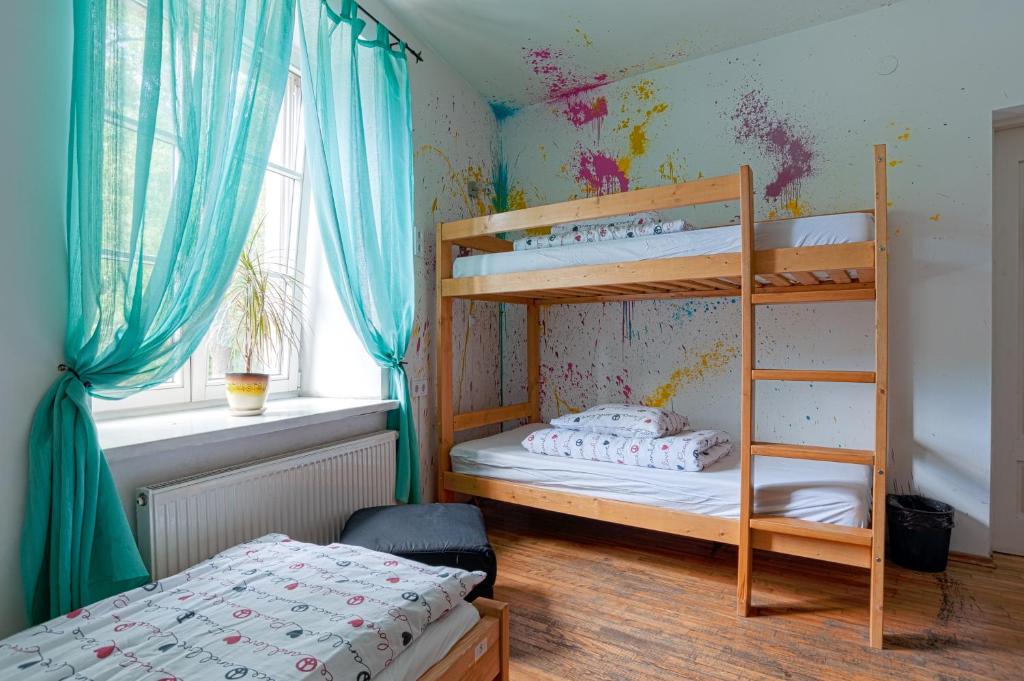 Номер (Кровать в общем 6-местном номере для мужчин и женщин), Pogo Hostel