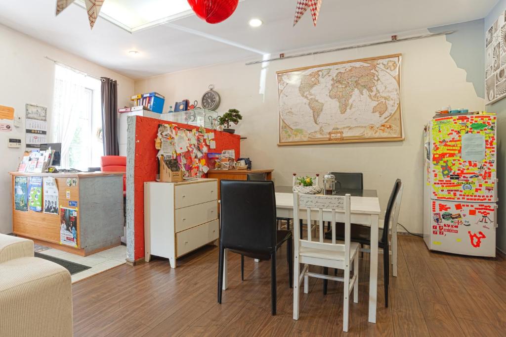 Номер (Кровать в общем 6-местном номере для мужчин и женщин), Pogo Hostel