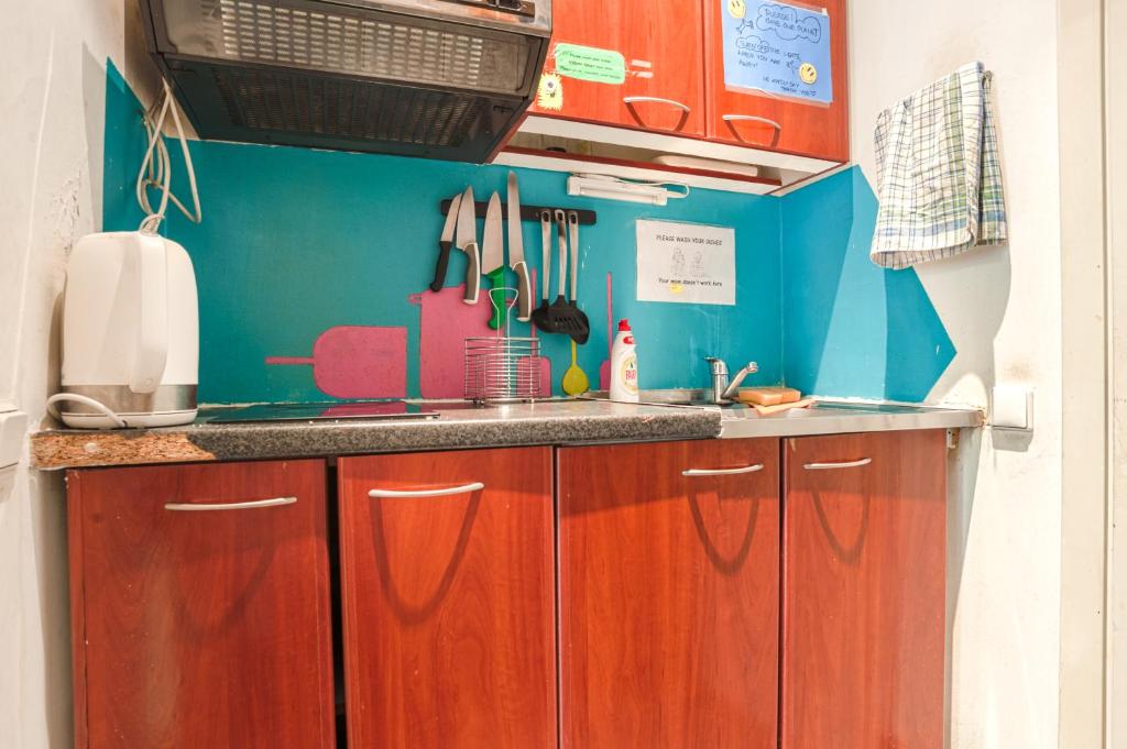Номер (Кровать в общем 6-местном номере для мужчин и женщин), Pogo Hostel