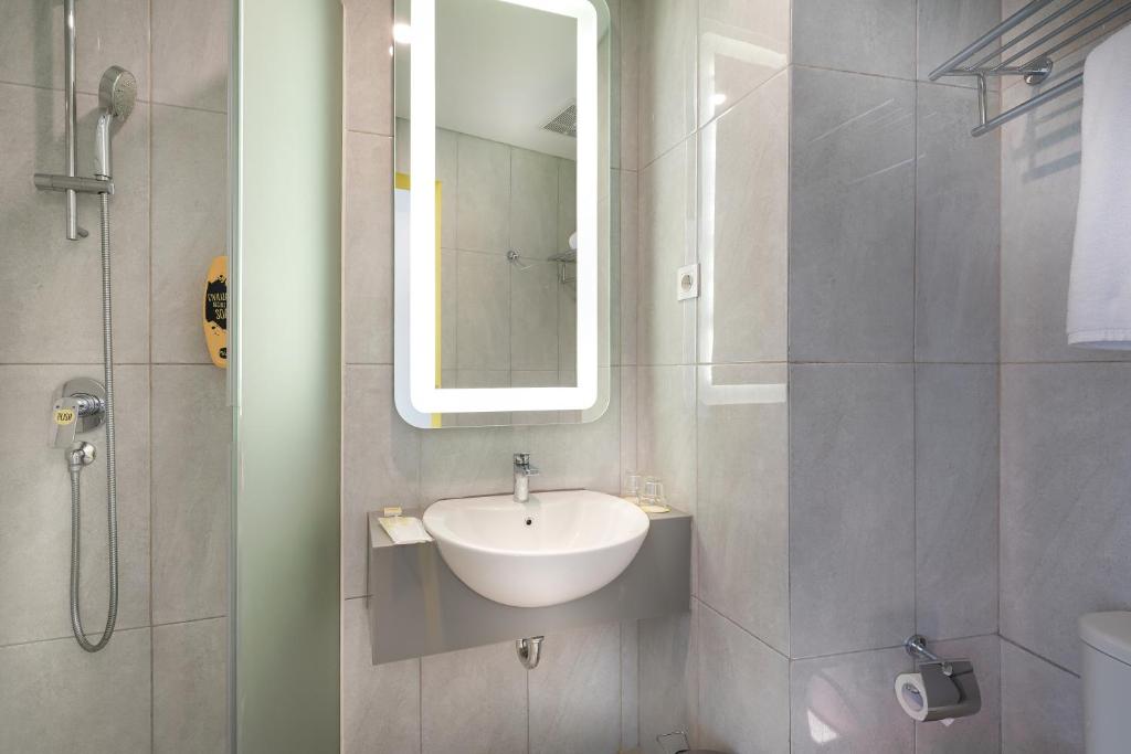 Одноместный (Одноместный номер с душем), Yello Hotel Manggarai