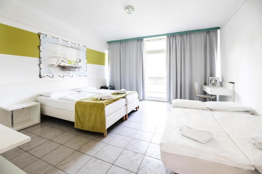 Hotel Holiday Csopak photo 2