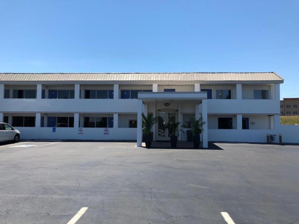 Motel 75 Monroe photo 3