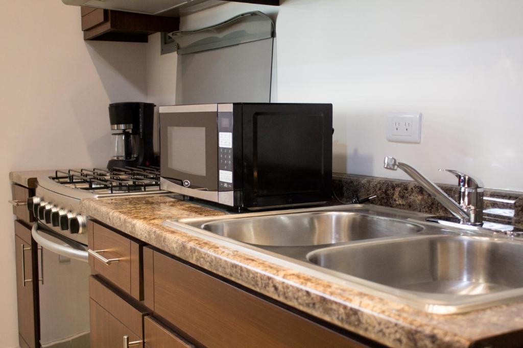 Madison Suites photo 4