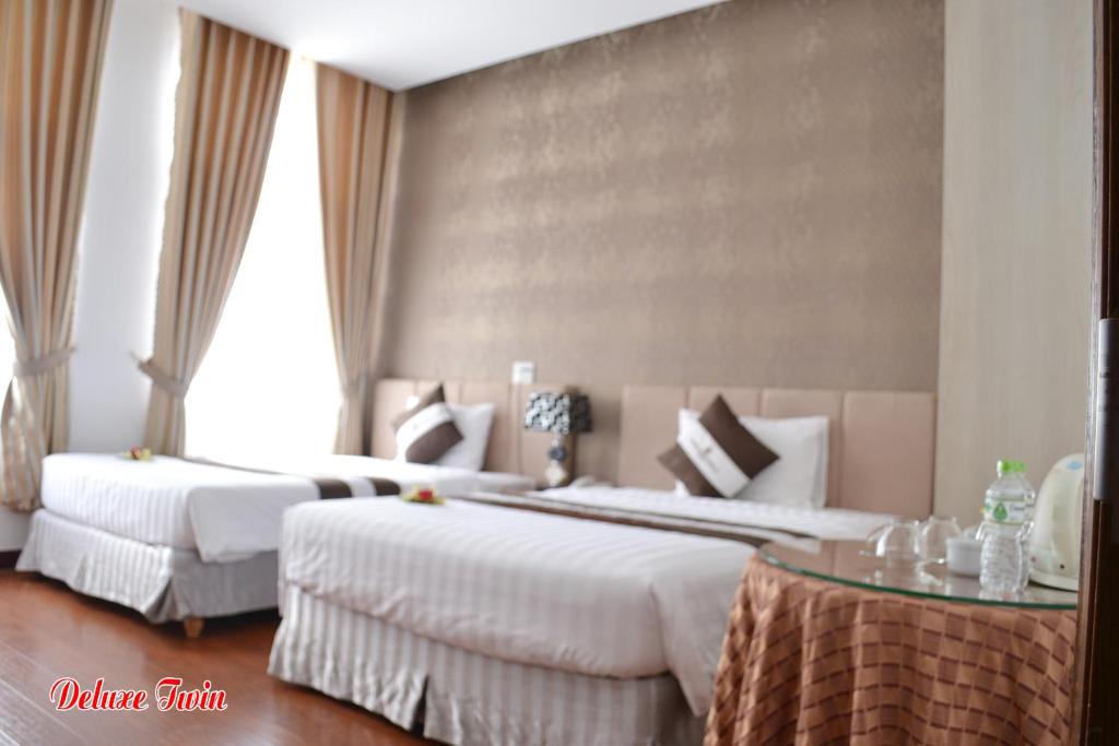 Mountain Town Hotel photo 2