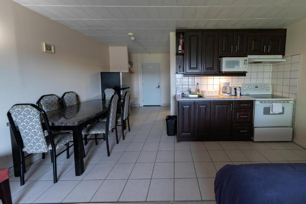 Villager Lodge Niagara Falls photo 4