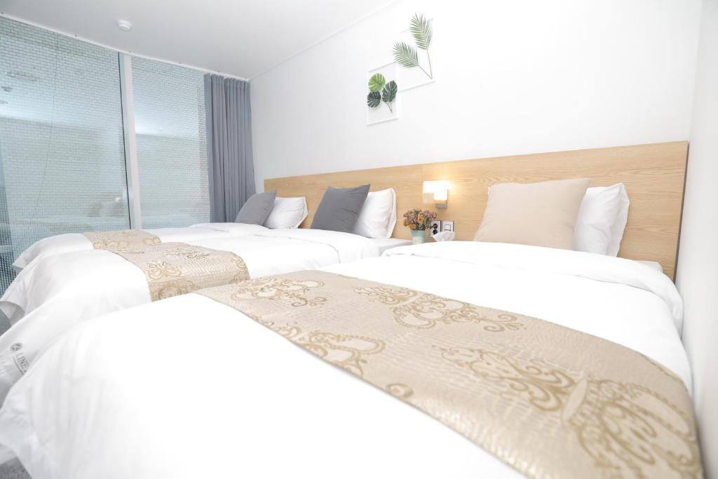 Трехместный (Улучшенный трехместный номер), Line Hotel Myeongdong