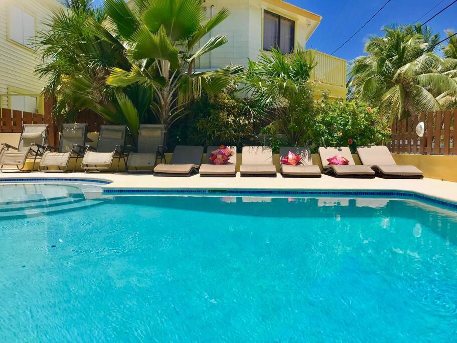 Caye Reef Condos photo 2
