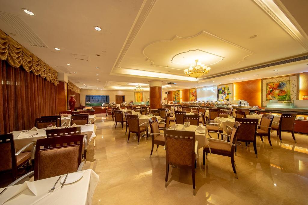Grand International Hotel photo 4