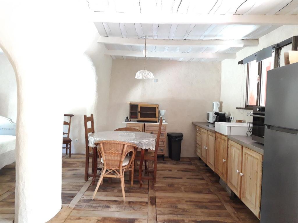 Maisonnette La médievale du Lubéron photo 3