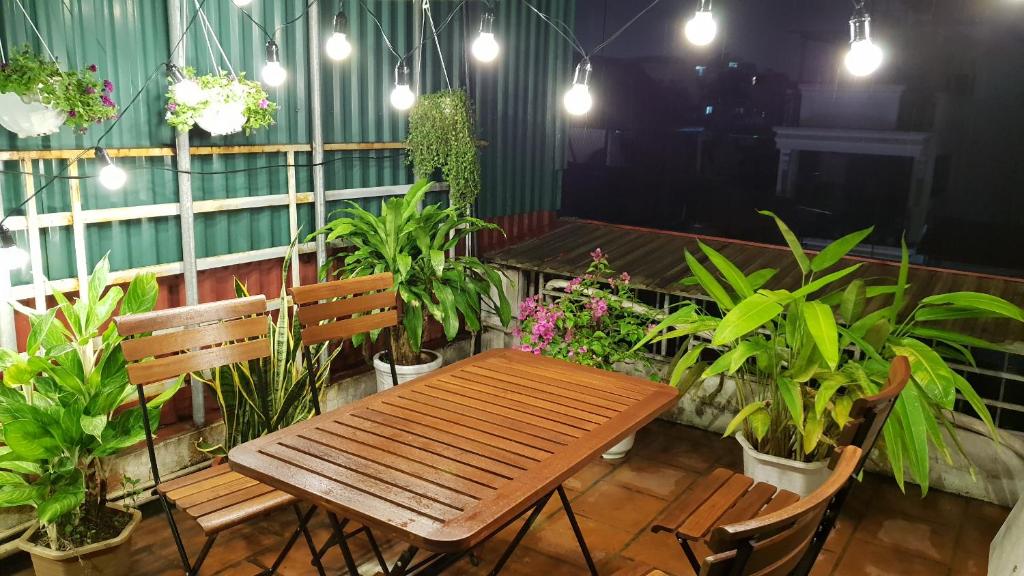 The Tournesol - Clean, Cozy and Private Home Stay - 5 mins to Hoan Kiem Lake