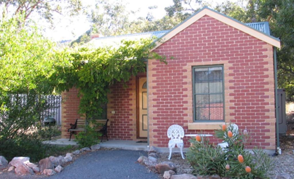 Heatherlie Cottages Halls Gap photo 1