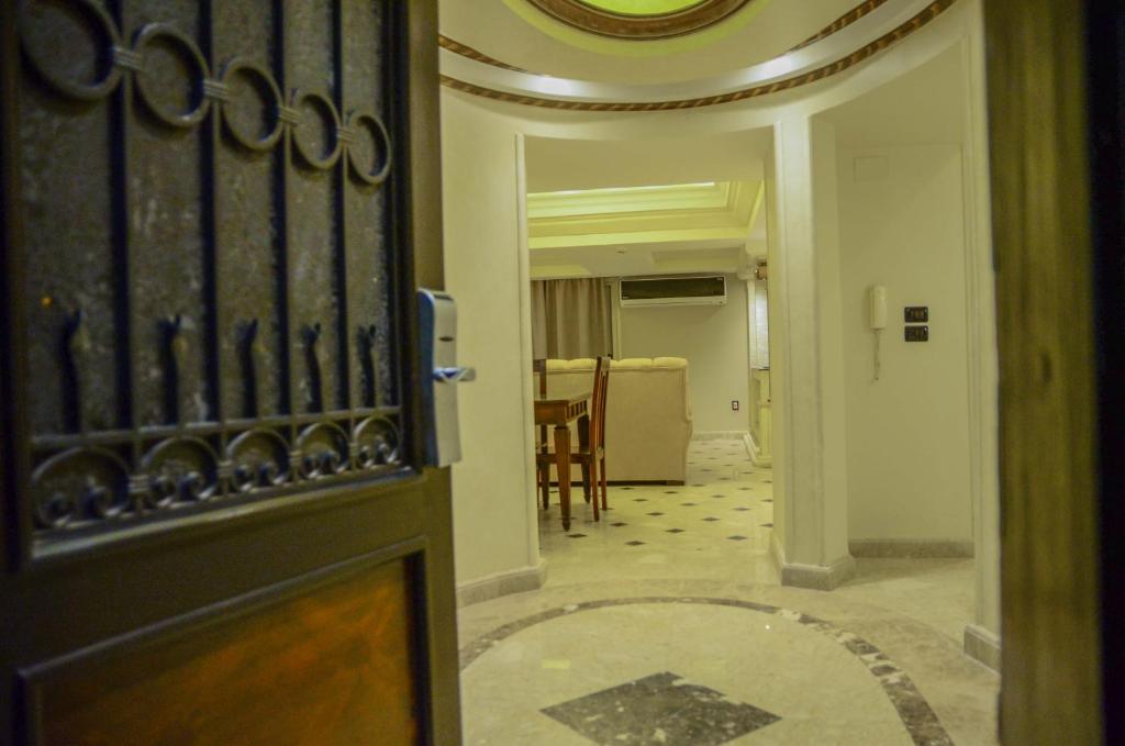 Апартаменты (Апартаменты с 2 спальнями), Tohfa Luxury Apartment
