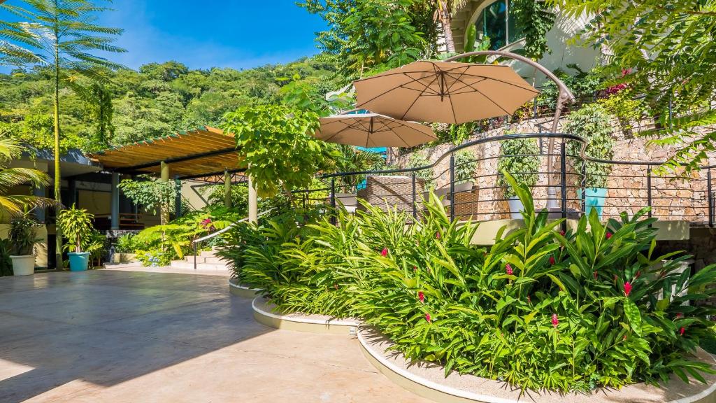 10 Million Dollar Family Vacation Villa 4 Rent photo 3