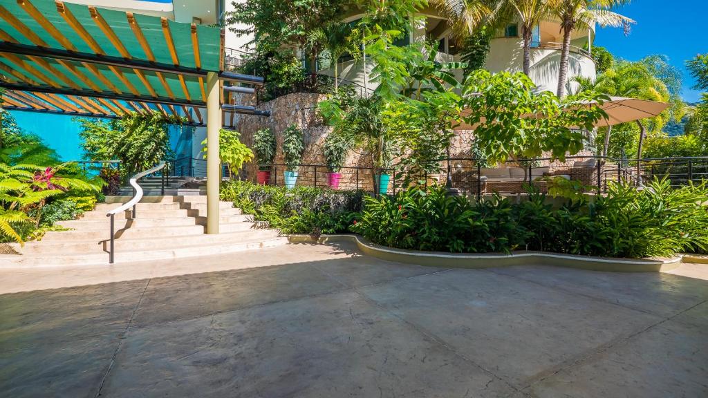 10 Million Dollar Family Vacation Villa 4 Rent photo 4