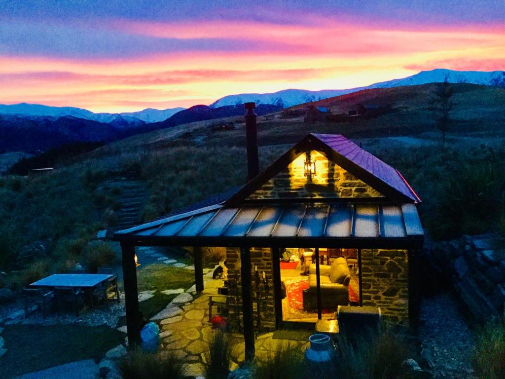 Hawkridge Chalet - Honeymooners Chalet - Tap to explore photos