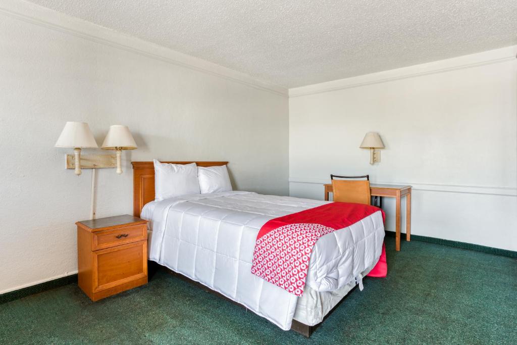 Hemp Hotel Oklahoma City South photo 4