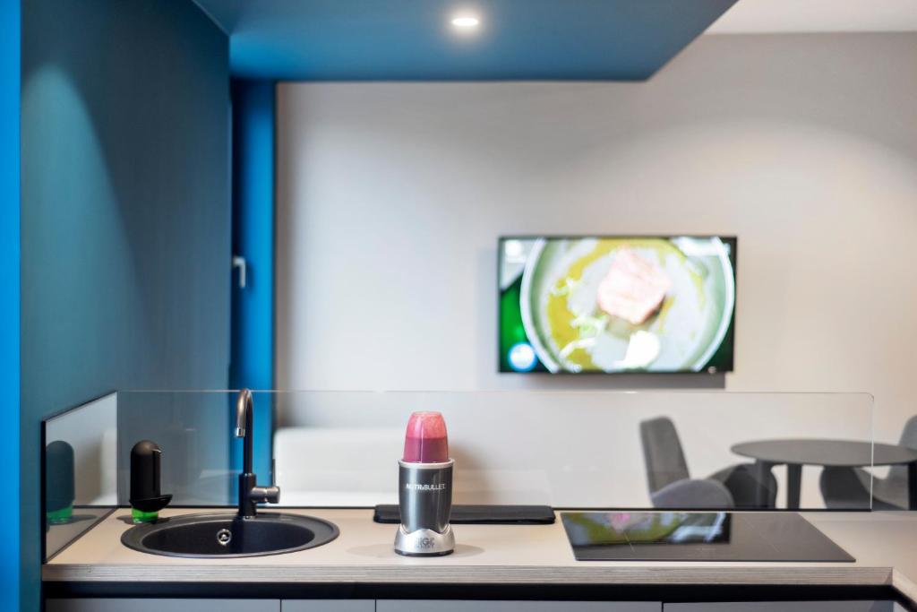FourRoomotel photo 4