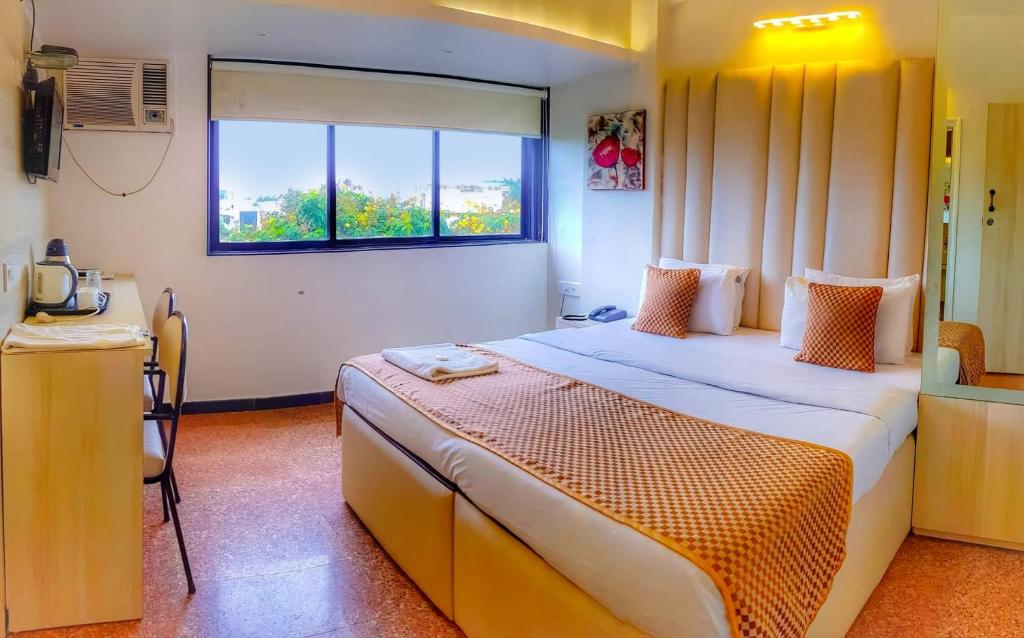 Двухместный (Двухместный номер Делюкс с 1 кроватью), OYO 3958 Hotel Samraj