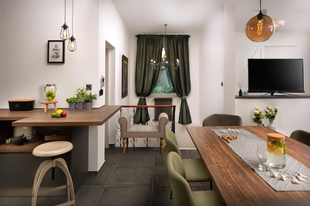 Apartment Altana with free parking photo 2