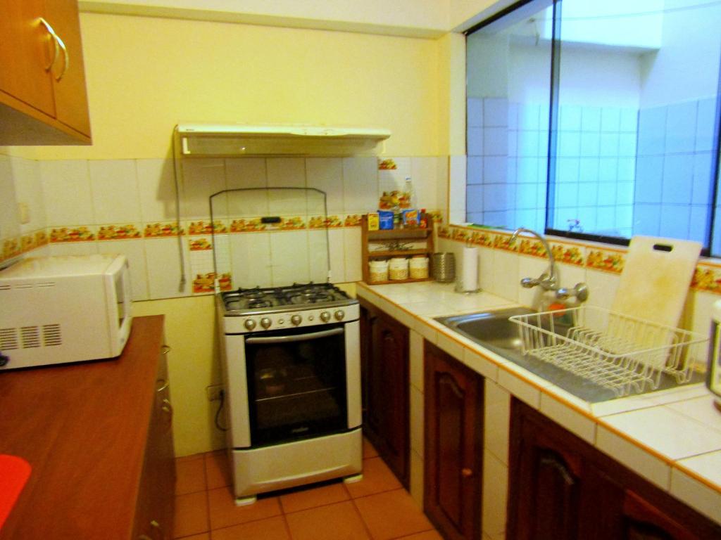 Full Suites photo 2