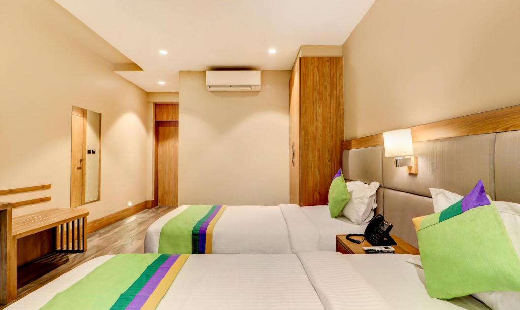 Двухместный ([Sanitized] Deluxe Double or Twin Room), OYO 11453 Radhe Palace