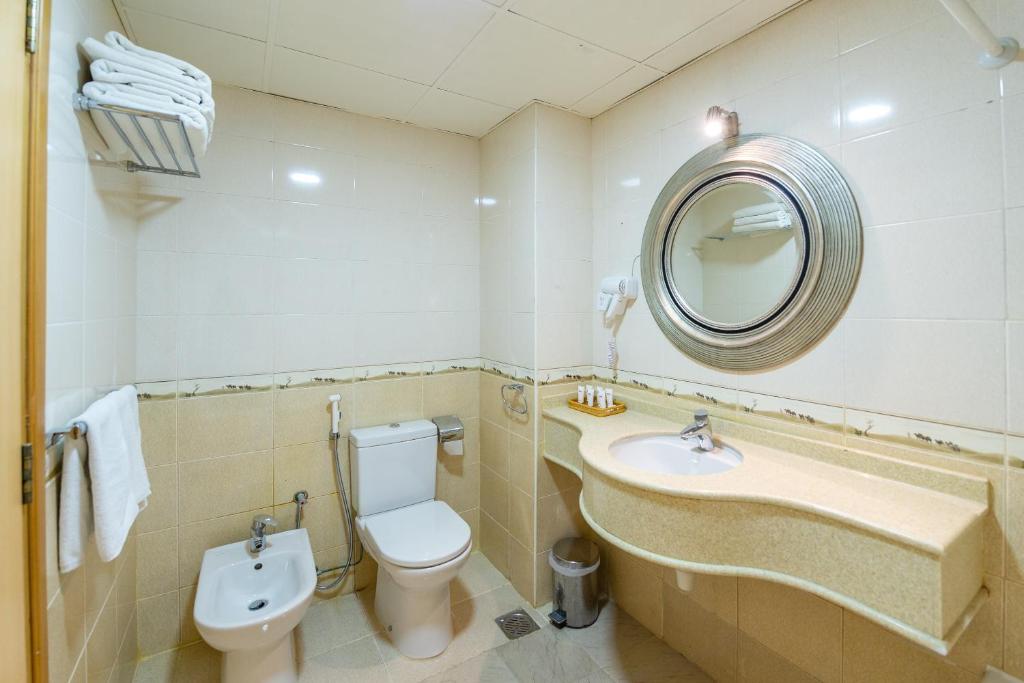 Трехместный (Стандартный трехместный номер), Отель Crystal Plaza Hotel
