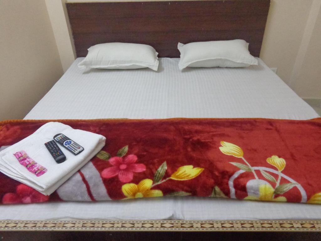 Двухместный (Улучшенный двухместный номер с 1 кроватью), SRI SAI INN