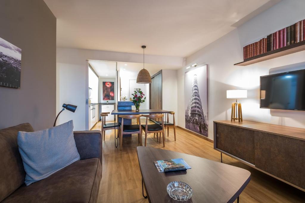 Апартаменты (Улучшенные апартаменты с 1 спальней (4 человека)), Apartamentos Eurobuilding 2