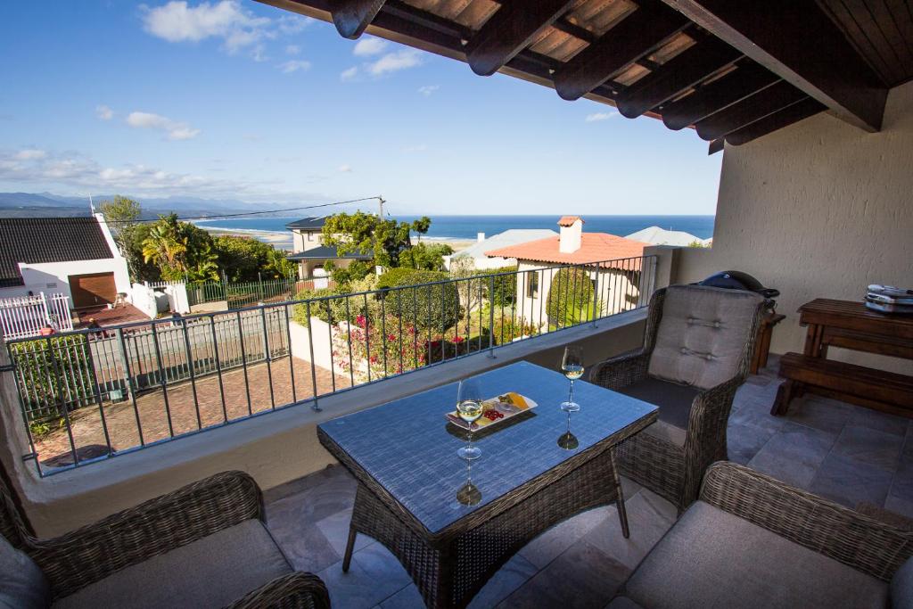 Mountain and Sea View Getaway photo 3