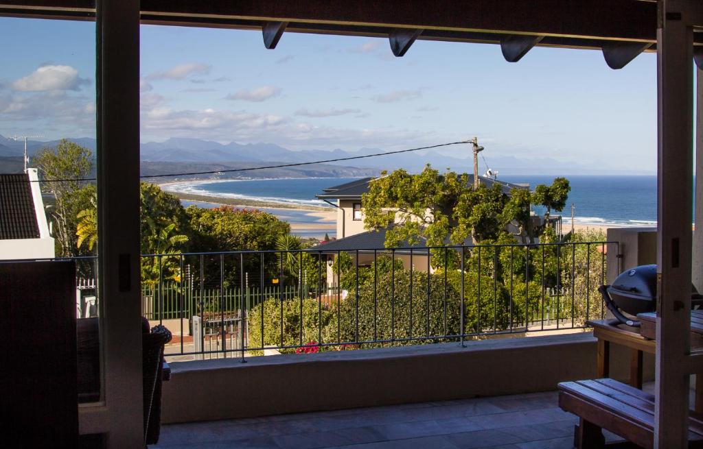 Mountain and Sea View Getaway photo 1