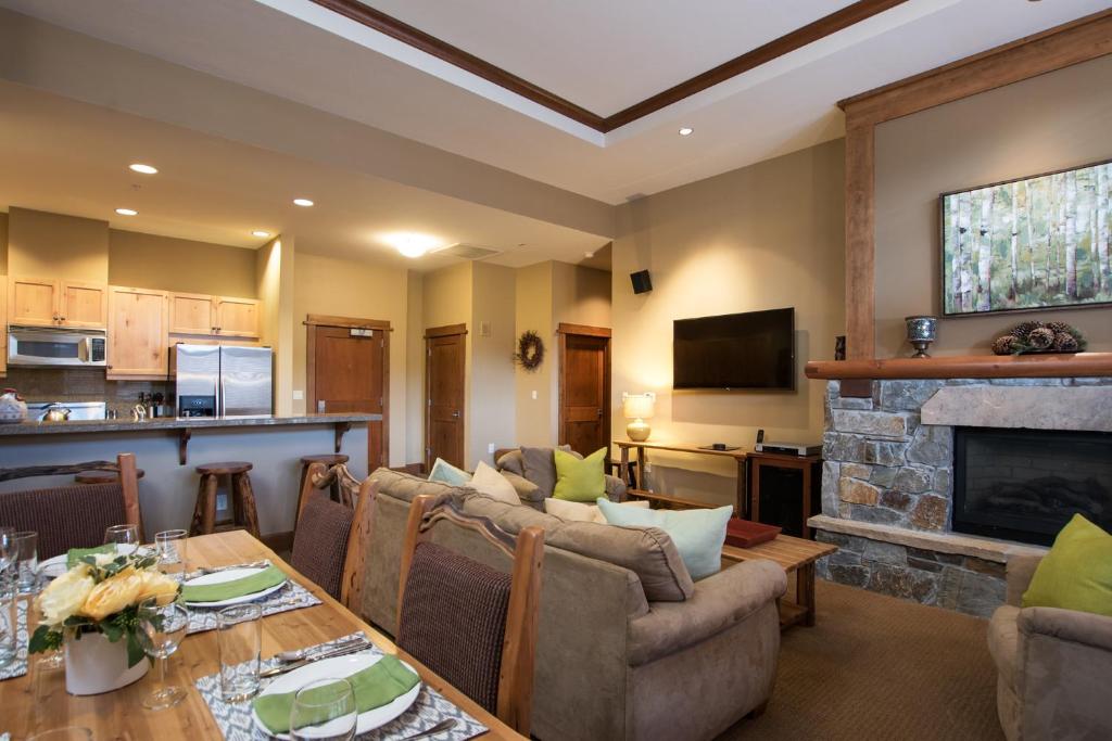 Family Friendly Residence in Village at Northstar! - Iron Horse North 105 image