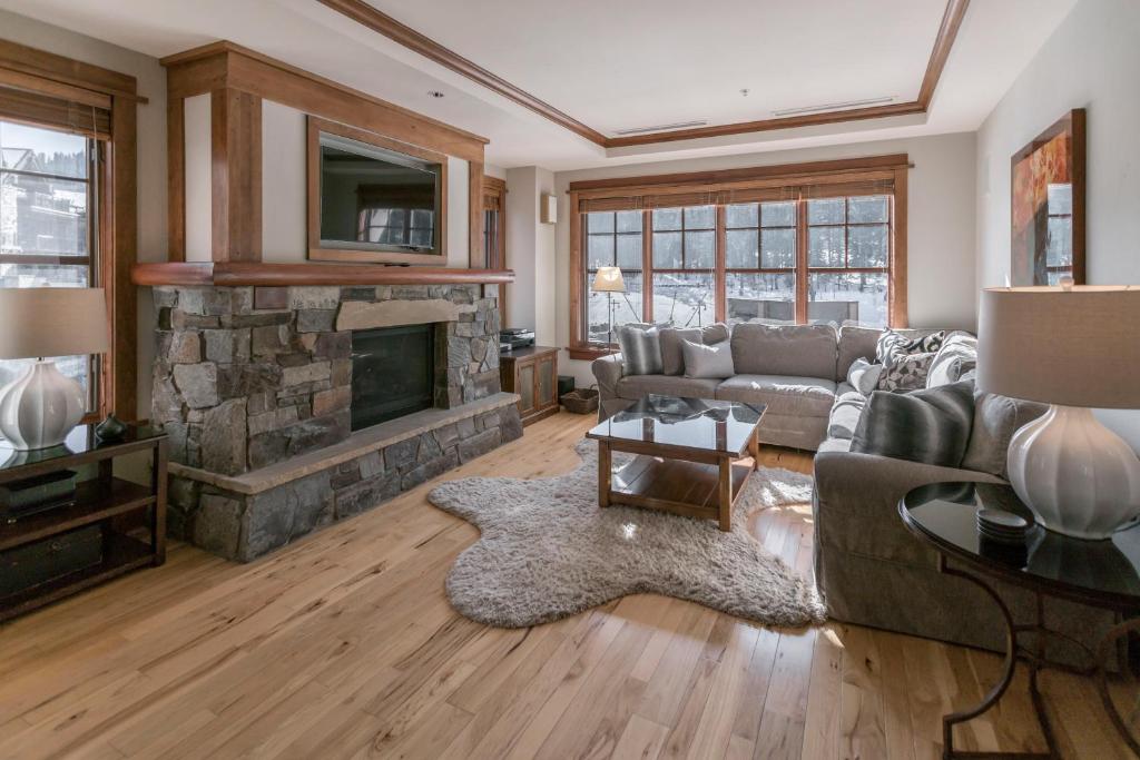 Luxury 4BD Village at Northstar Residence - Iron Horse South 412 image