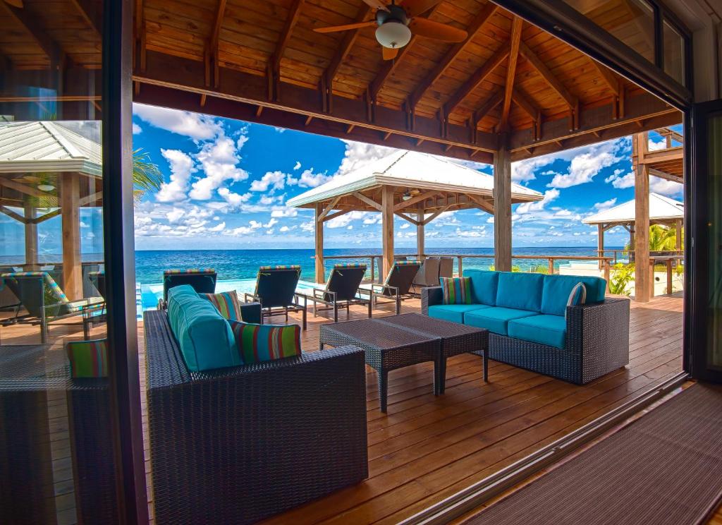 Vivaro Roatan South House photo 1