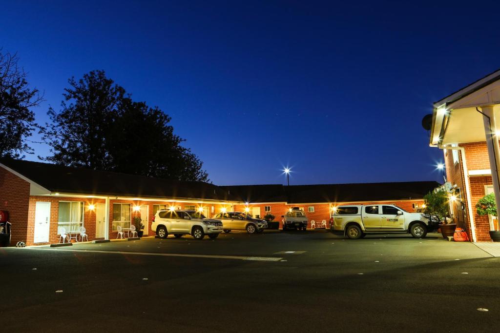 Akuna Motor Inn and Apartments photo 1