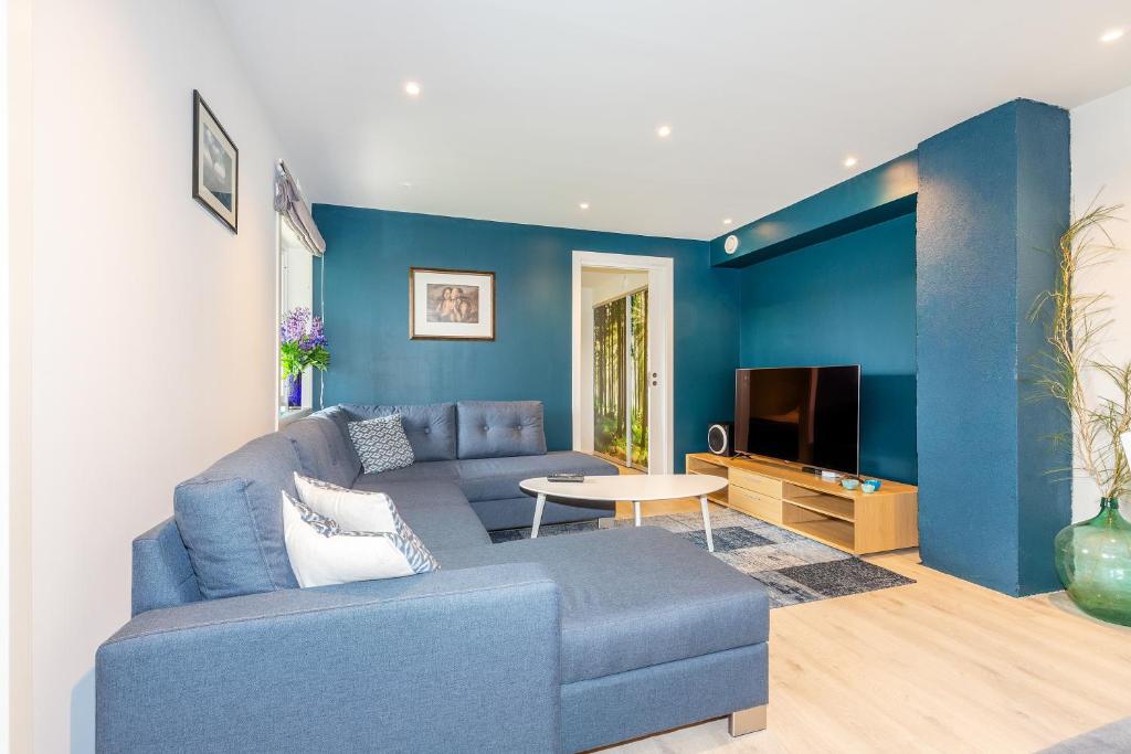 Modern Apartment with panorama wiew photo 4