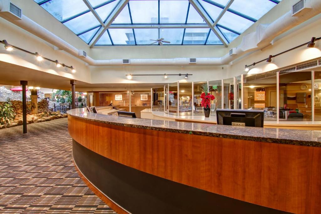 Edmonton Inn and Conference Centre photo 2