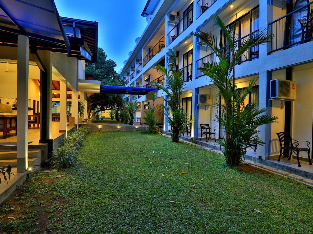 The Blue Wave Hotel photo 1