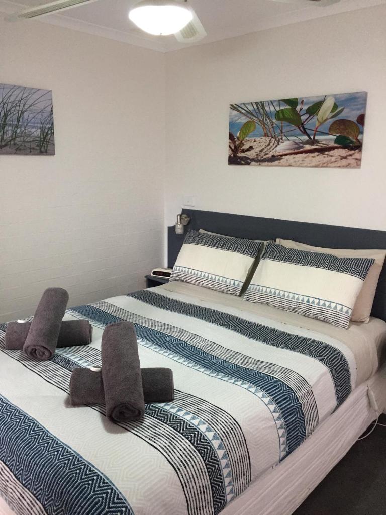 Crown Apartments photo 1