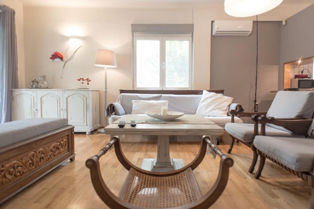 Affordable luxury garden apartment photo 1