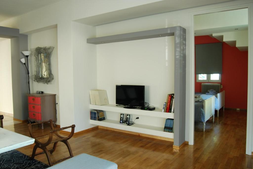 Affordable luxury garden apartment photo 3